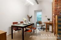 Exkluzivně Velmi pěkný prostorný atelier 2+1 s terasou 49+36 m2, Praha 5 Malá Strana