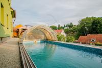 Exkluzivně - Prodej RD/G, bazén, 9+3, 362 m2 na pozemku 501 m2, Praha 6 - Lysolaje