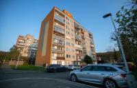 Dvougenerační byt 4+kk s parkovacím stáním, Praha - Komořany