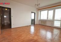 Prodej pěkného bytu 2+1 (51 m2) s balkonem, garáží a sklepem, Praha 4 Nusle