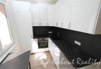 Exklusivně zrekonstruovaný družst. 2+1/L, 54m2, (0 anuita), Praha 10, Zahradní město, ulice Topolová