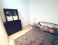 Prodej hezkého bytu 3+kk se zahradou a garáží, 69,5 m2 + 63m2 zahrada, Praha Komořany