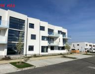 Startovací byt/ateliér - 1+kk s terasou.