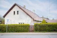 Prodej rohového řadového RD, zastavěná plocha 79 m2, pozemek 202 m2, Praha 10-Kolovraty