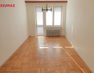 Prodej bytu 2+1, B/S, 51,10 m2, cihla, OV, 4. NP/4. NP, bez výtahu, metro B Hloubětín a NC Hloubětín