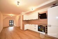 Prodej bytu 3+1 90 m2 Rýchorské náměstí, Žacléř