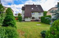 Vícegenerační RD - 380 m2, 3 samostatné byty, Garáž, Zahradní dům, pozemek 670 m
